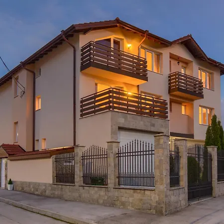 Rila North ゲストハウス サモコフ