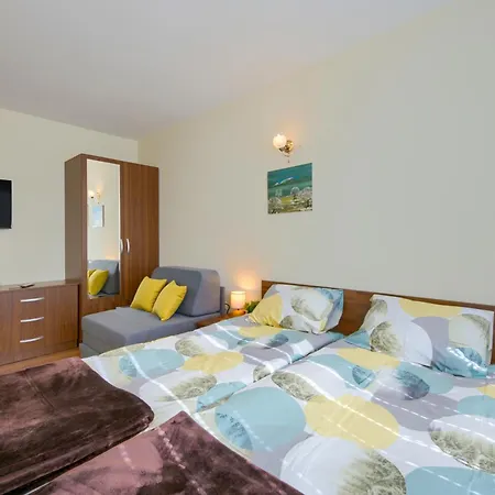 ゲストハウス Rila North サモコフ